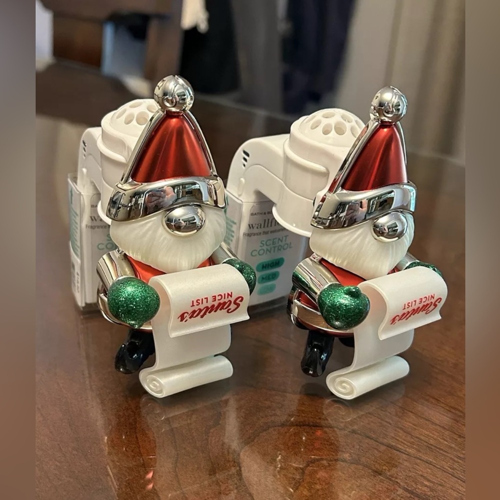 NEW Bath & Body Works Wallflower Santa's Nice List Set of 2 w/Scent Control